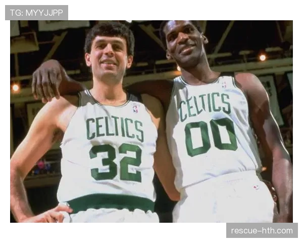 帕里什低位统治力拉开空间，改变凯尔特人进攻结构