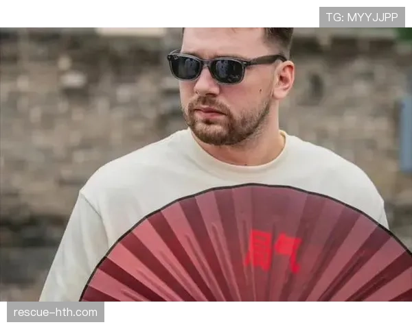 东契奇休赛期天天吃牛排配红酒，训练馆打卡比网红还勤